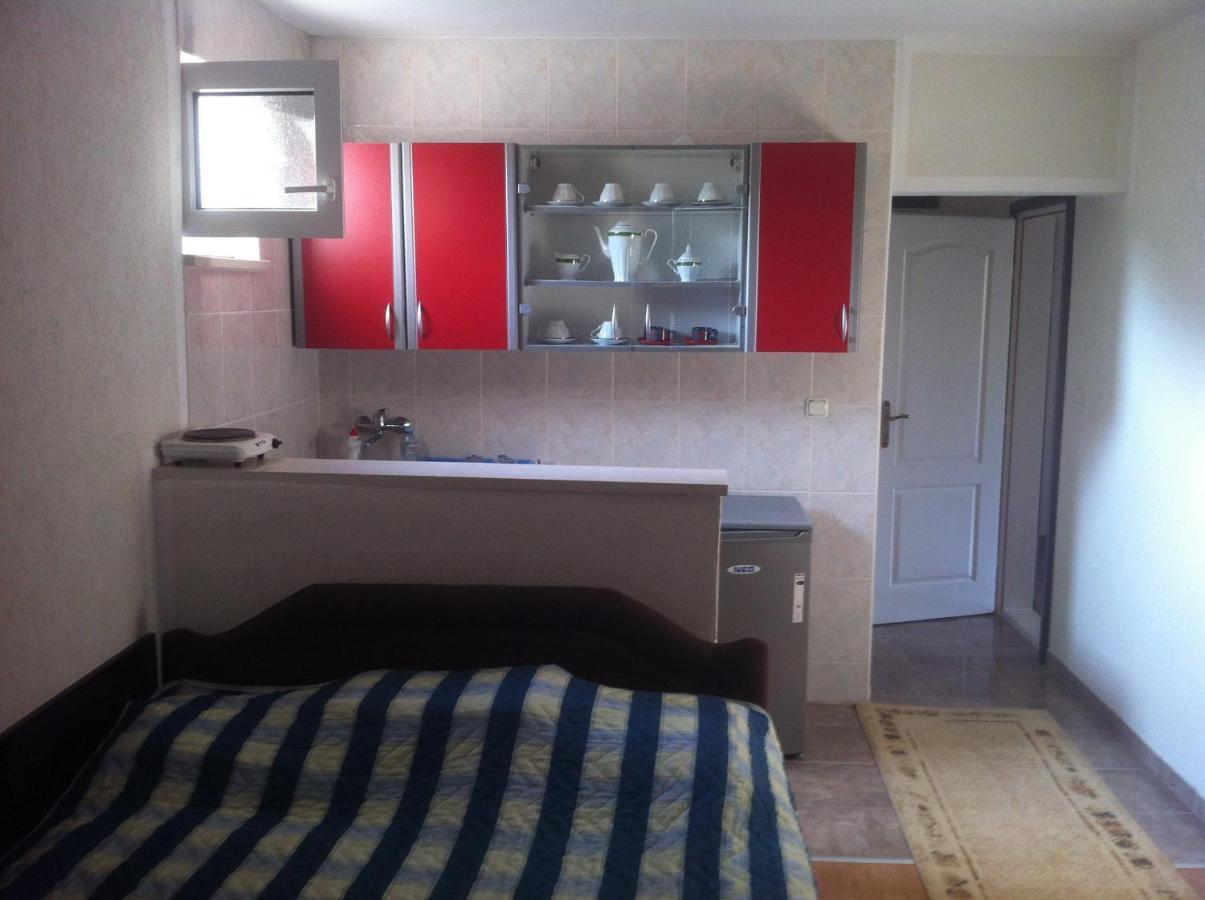 سوتوموري Apartments Avdic الغرفة الصورة